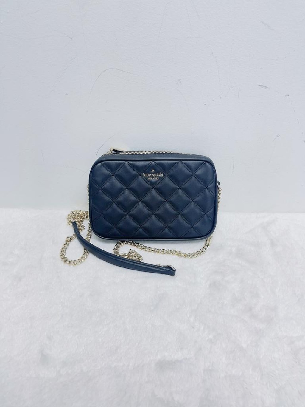 KS Tinsel Smooth Quilted Boxed Crossbody Black 陳記美加代購