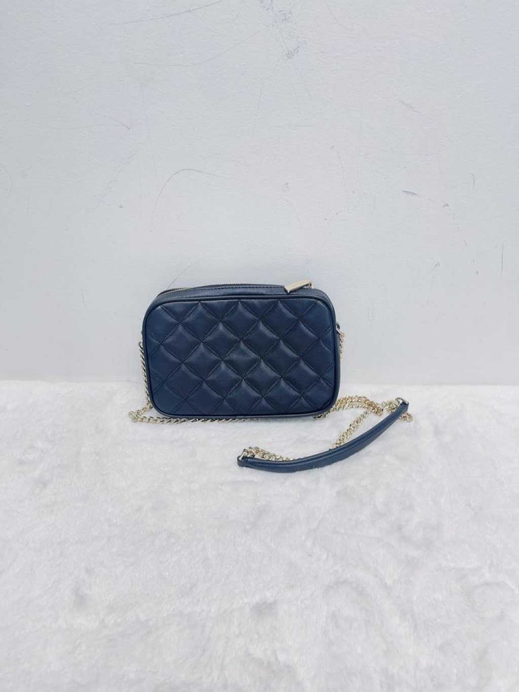 KS Tinsel Smooth Quilted Boxed Crossbody Black 陳記美加代購