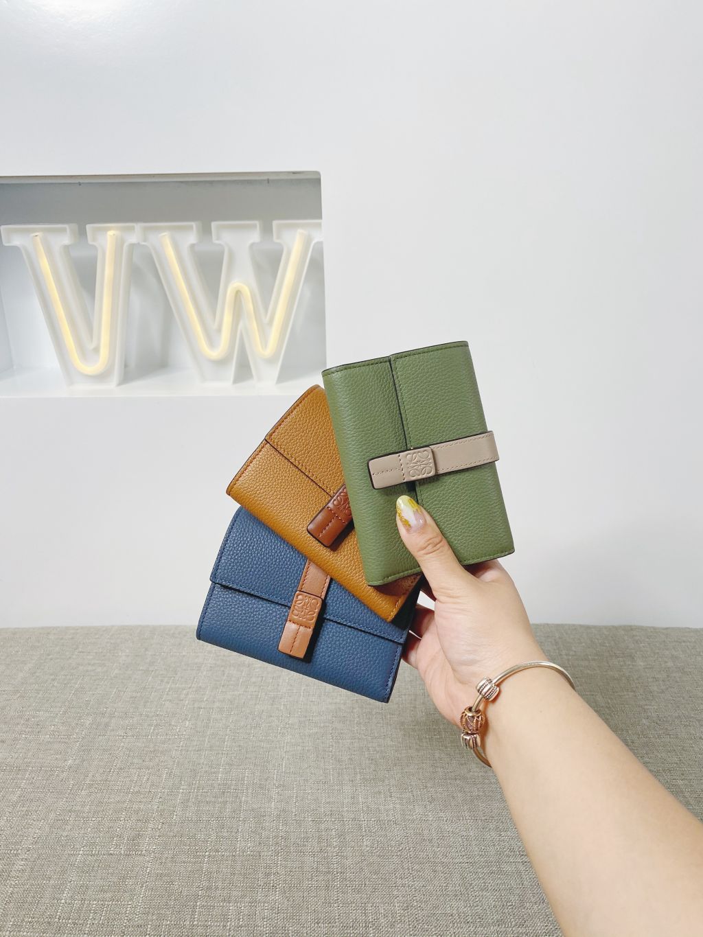 loewe small vertical wallet